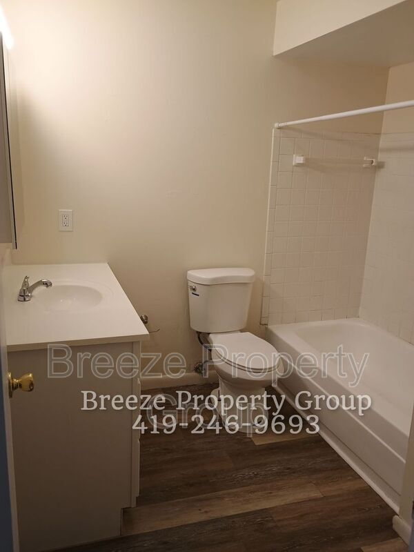 Building Photo - 5339 Secor Rd