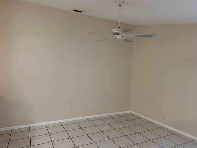 Building Photo - 14011 Veronica Ct