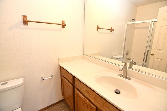 Building Photo - 1032 Summerplace Dr