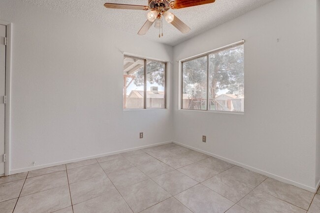 Building Photo - 5519 Myron Cir