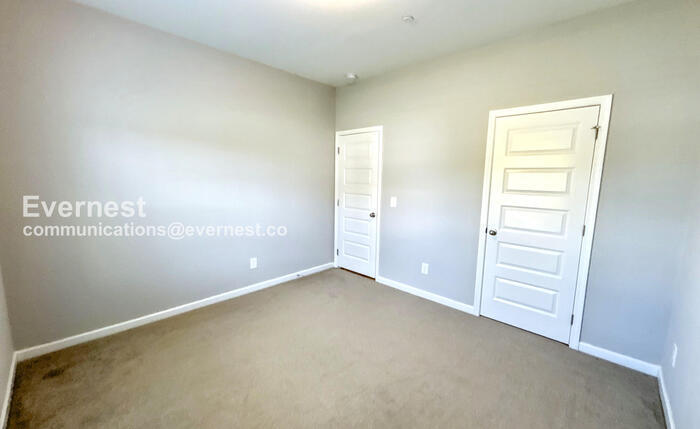 Building Photo - 1020 Echo Rdg Rd