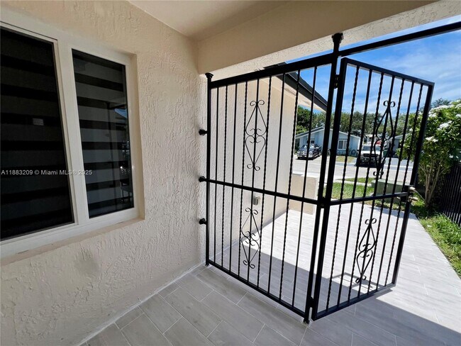 Building Photo - 20848 SW 118th Ave