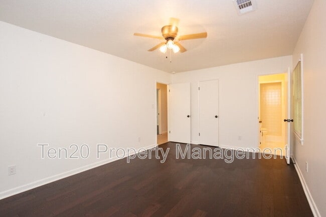 Building Photo - 6223 Fox Chapel Dr