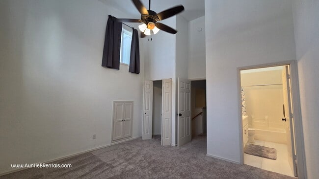 Building Photo - 3-Bedroom Upper-Level Condo in Historic Downtown Stillwater