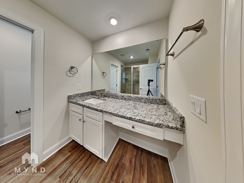 Building Photo - 6935 Woodland Stream Pl