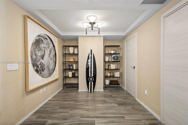 Building Photo - 801 S Miami Ave