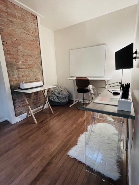 3rd floor office / sm bedroom - 1701 Addison St