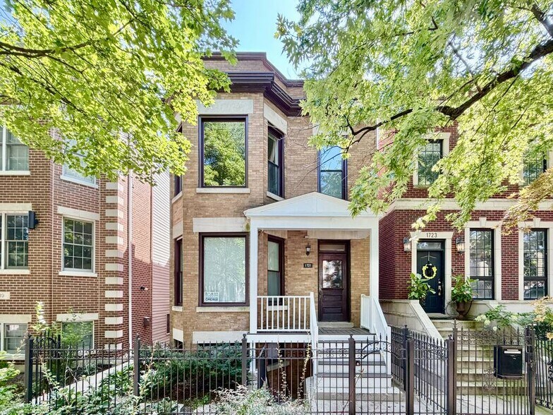 Building Photo - 1711 W Nelson St