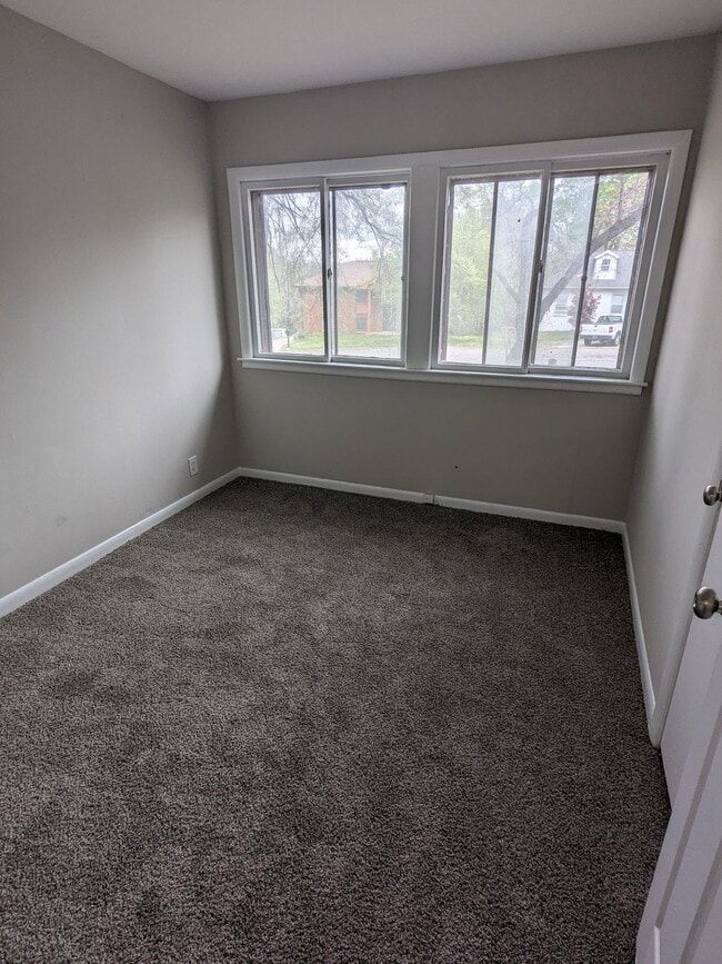 Building Photo - 1709 D Ville Dr