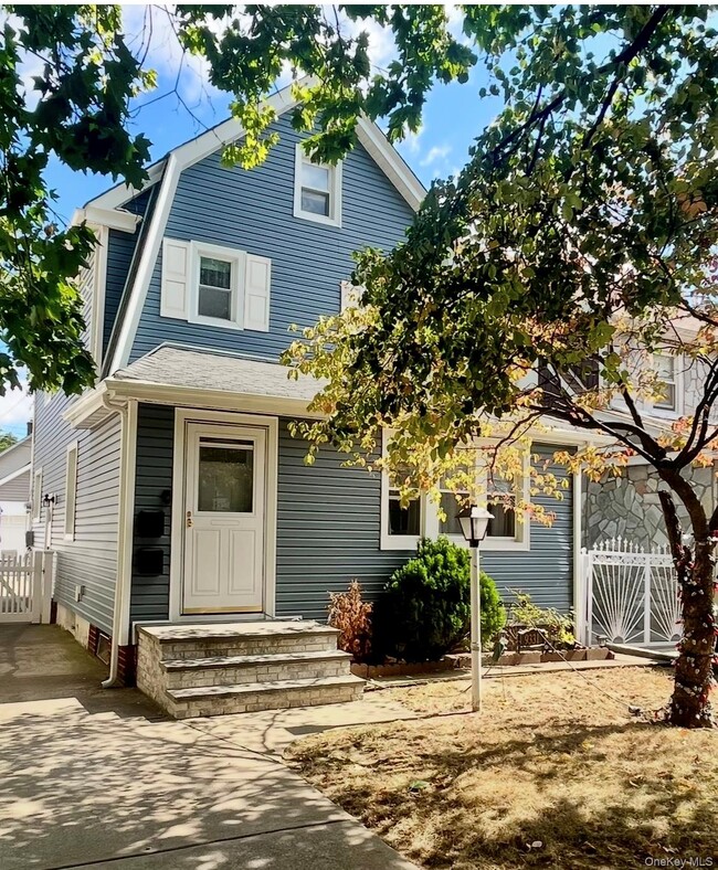 Building Photo - 93-31-93215 215th St