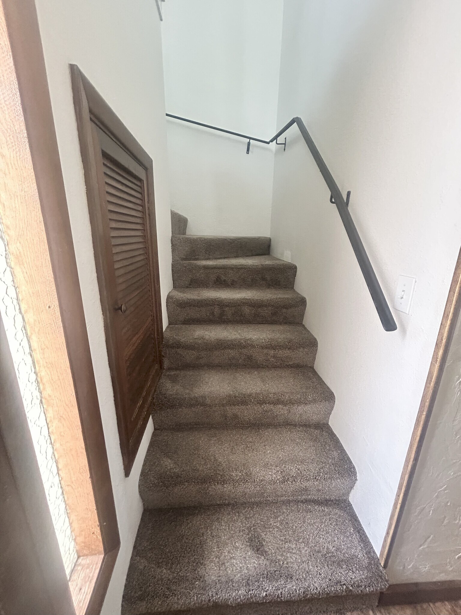 stairs - 2115 Pleasanton St