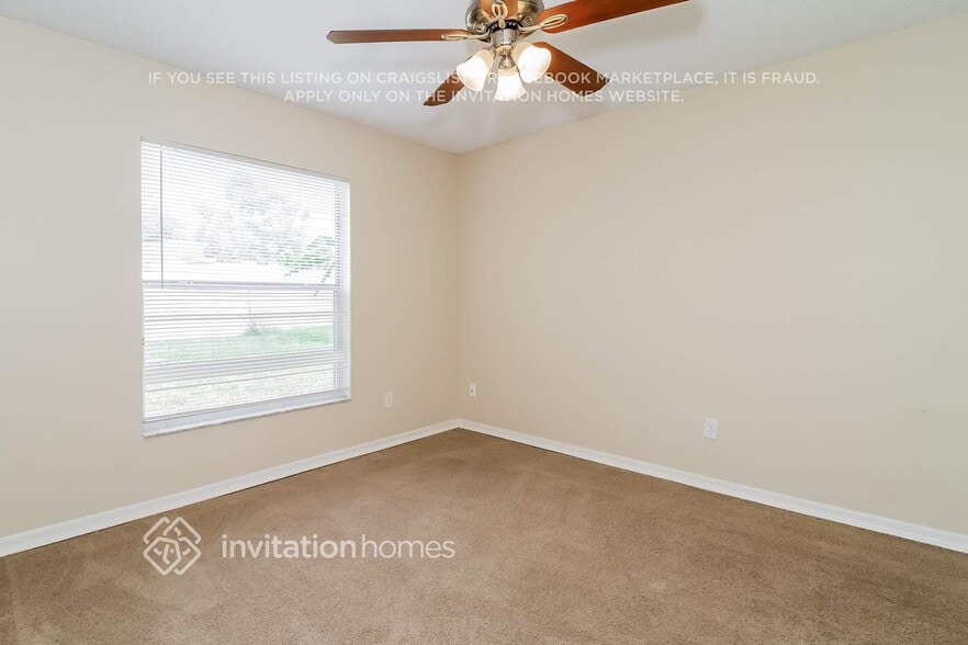 Building Photo - 9857 Red Clover Ave