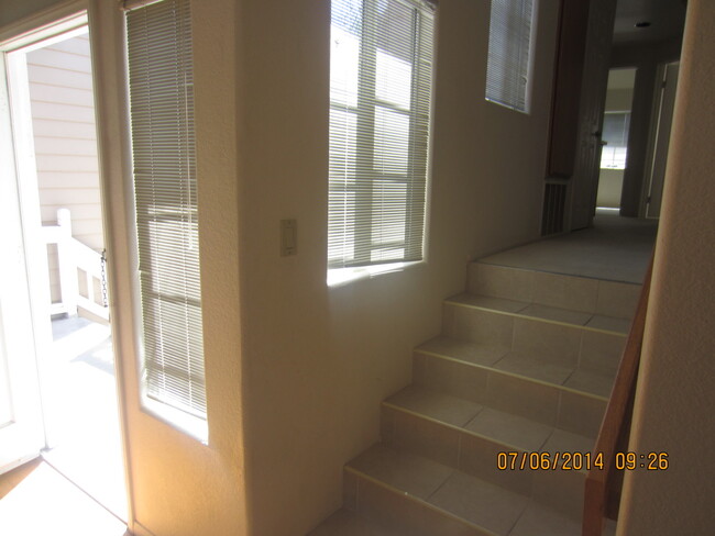 Building Photo - Beautiful Condo in La Jolla, San Diego! Fu...