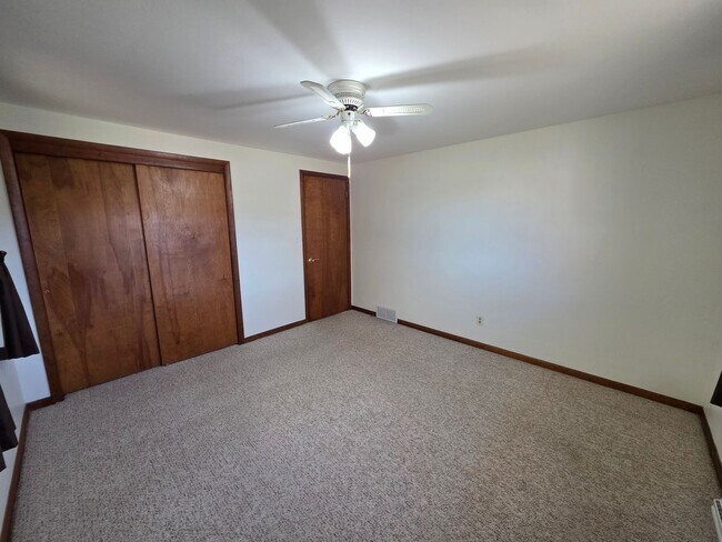 Building Photo - 1798 Chateau Dr