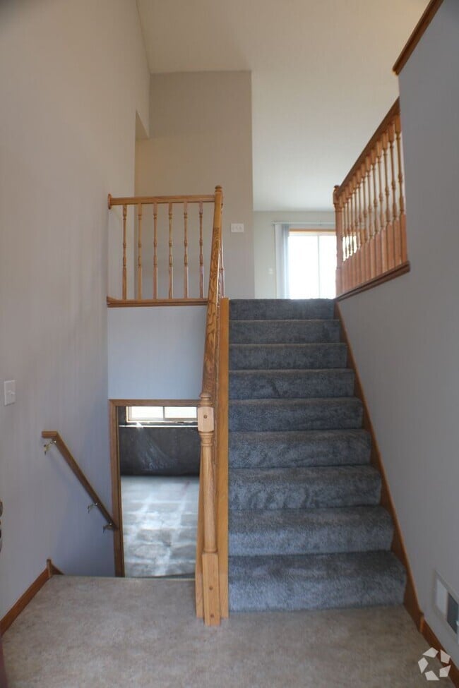 Building Photo - Adorable 2 Bed 2 Bath Duplex