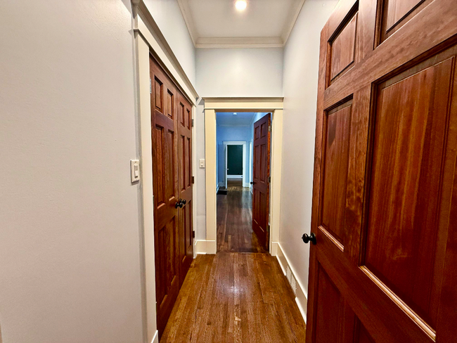 Building Photo - Beautifully Updated Historic Home in Midto...
