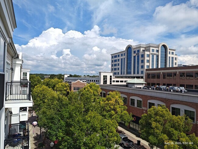 Building Photo - 670 Town Center Dr