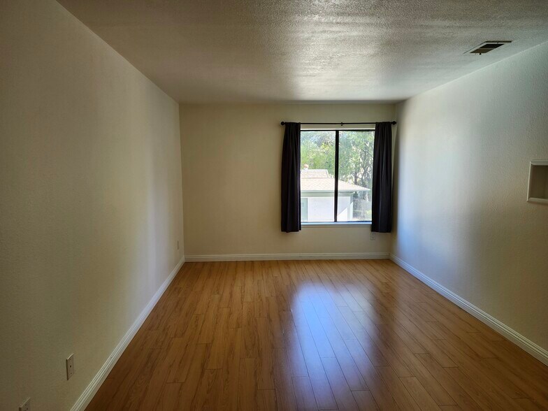 Building Photo - 40425 Chapel Way