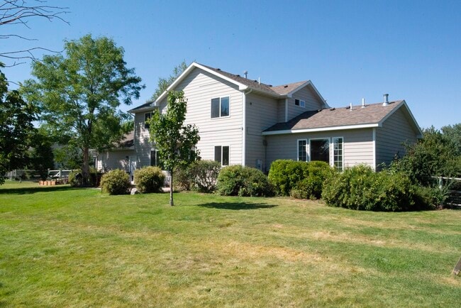 Building Photo - 268 Poplar Dr