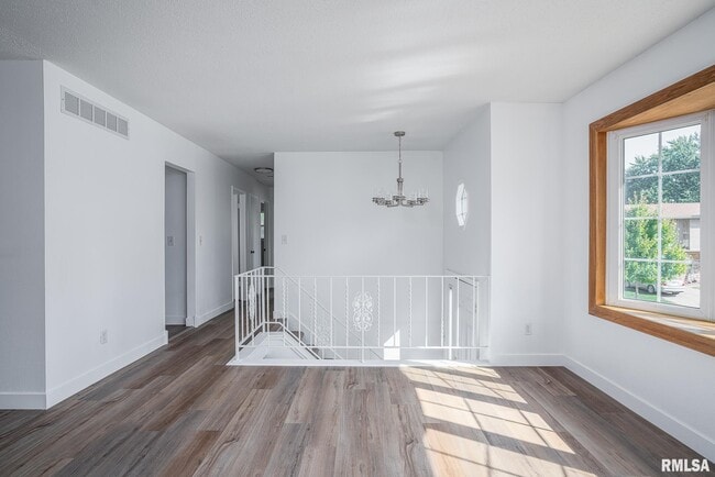 Building Photo - 2530 Saint John Ct