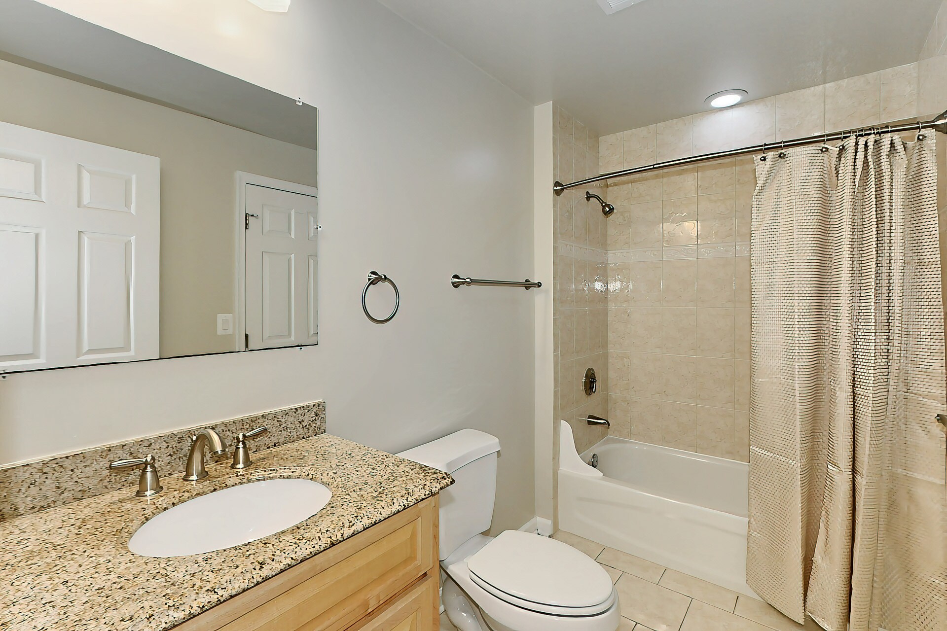 Lower Full Bathroom - 2022 N Culpeper St