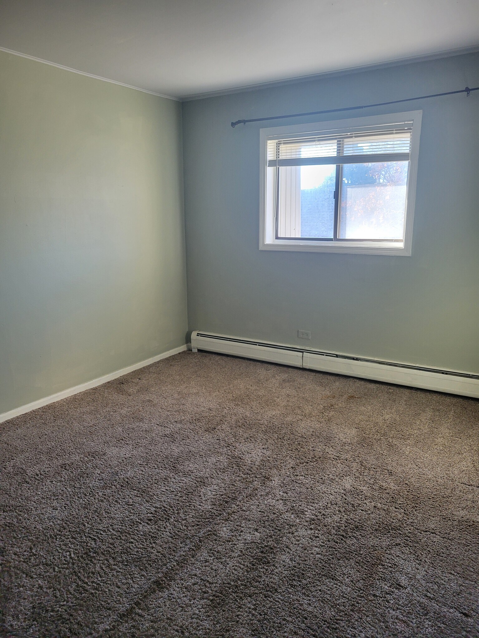 Building Photo - 258 E Bailey Rd