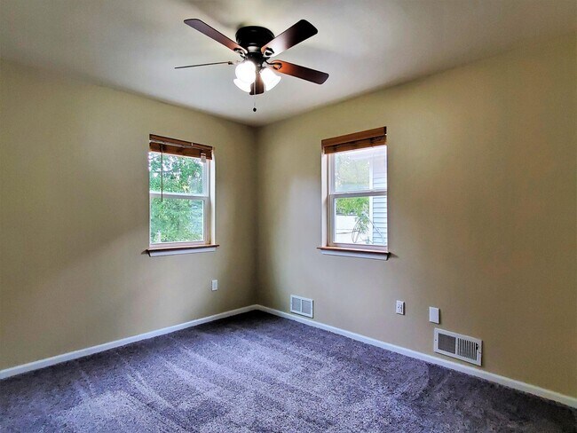 Building Photo - 2010 N 41st St