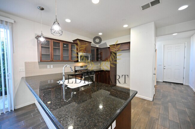 Building Photo - 3238 Lahar Ln