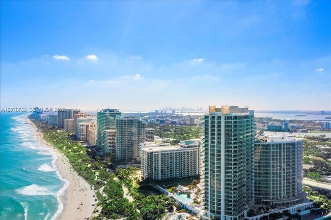 Building Photo - 10275 Collins Ave