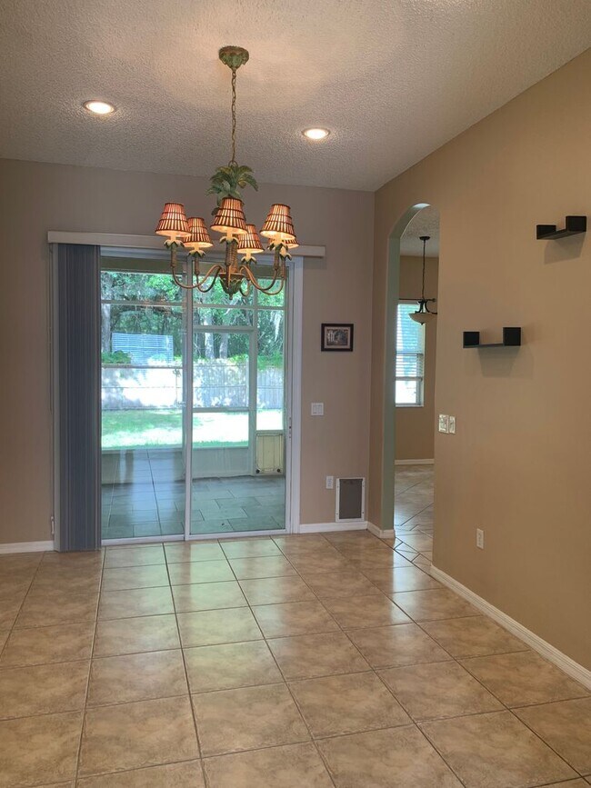 Building Photo - Quality Home in Great Neighborhood