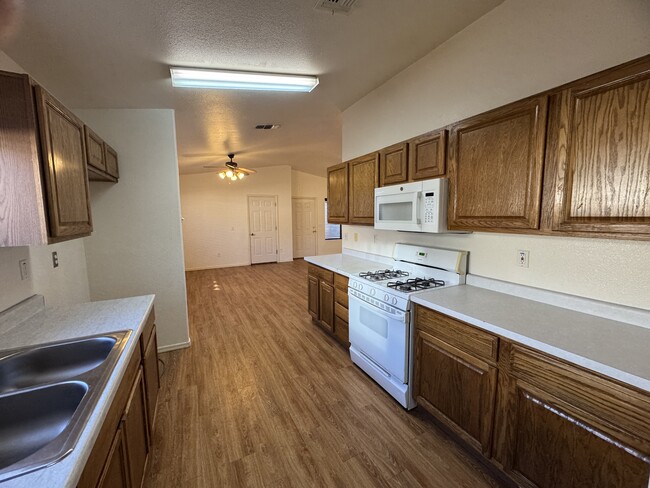 Building Photo - 2728 Southern Ave