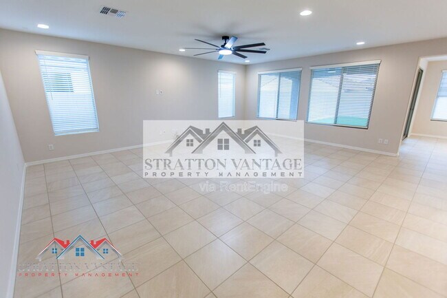 Building Photo - 17645 W Palo Verde Dr