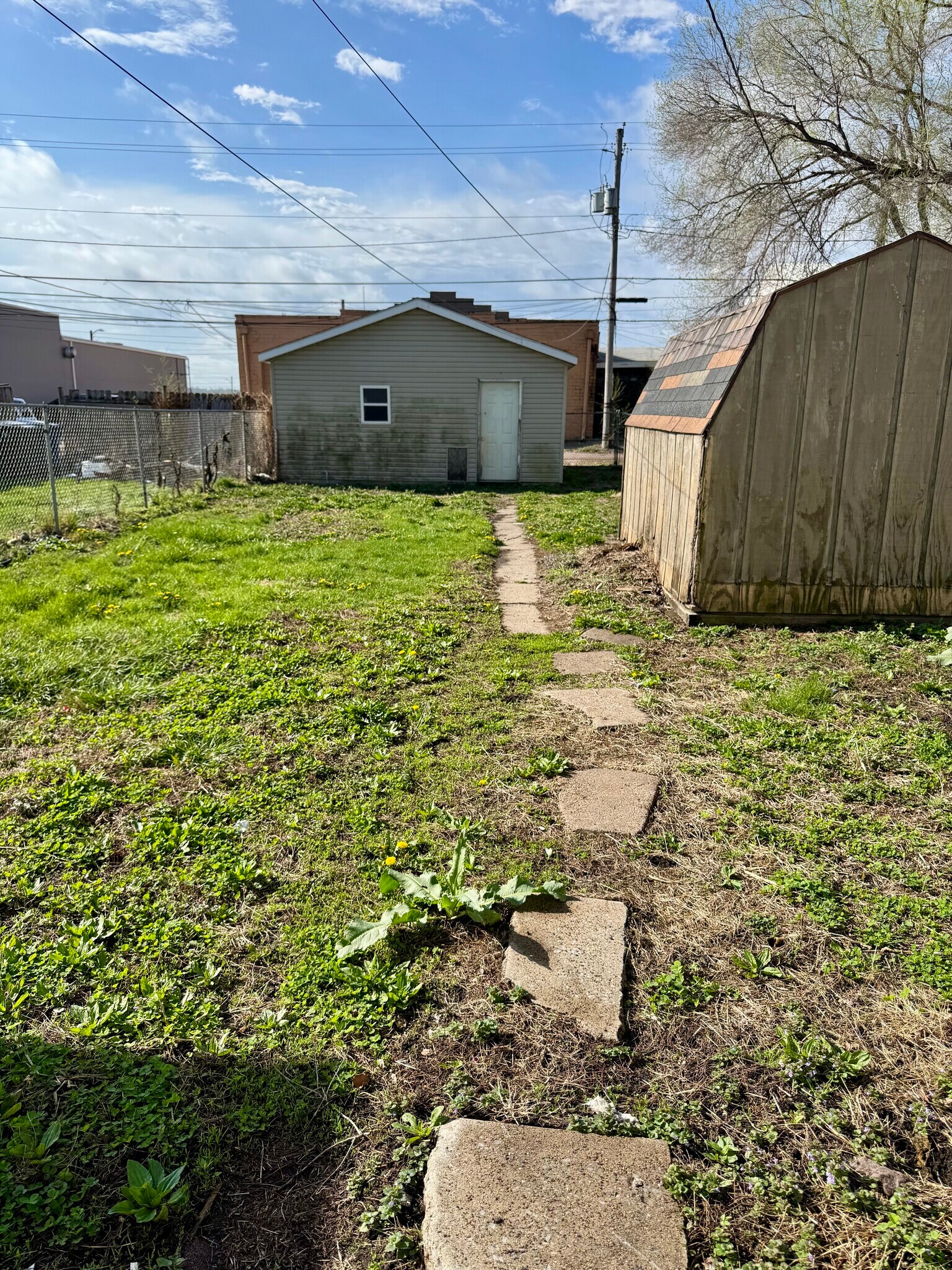 Building Photo - 1341 W 4th St