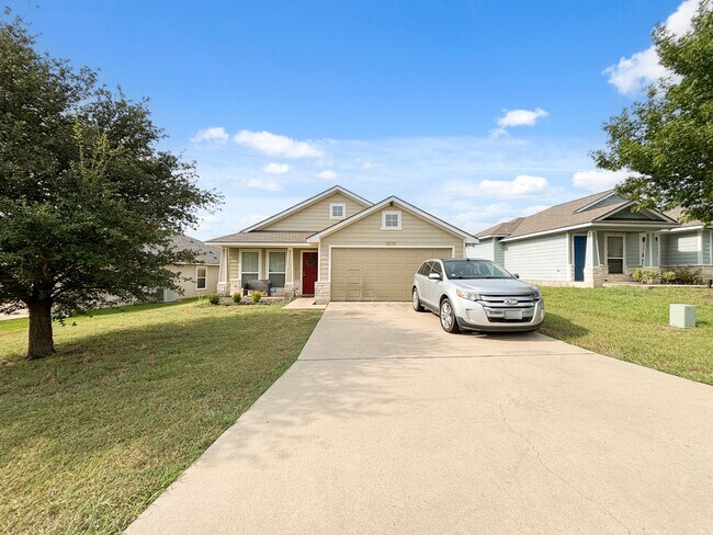 Primary Photo - 2211 Bellmont