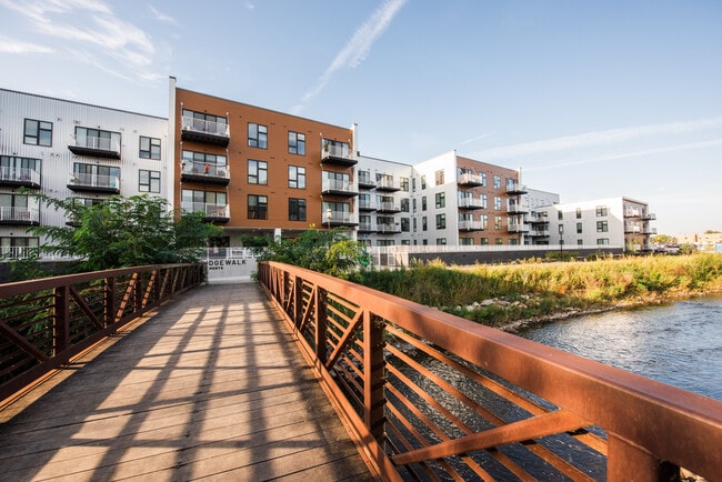 Building Photo - BridgeWalk Apartments