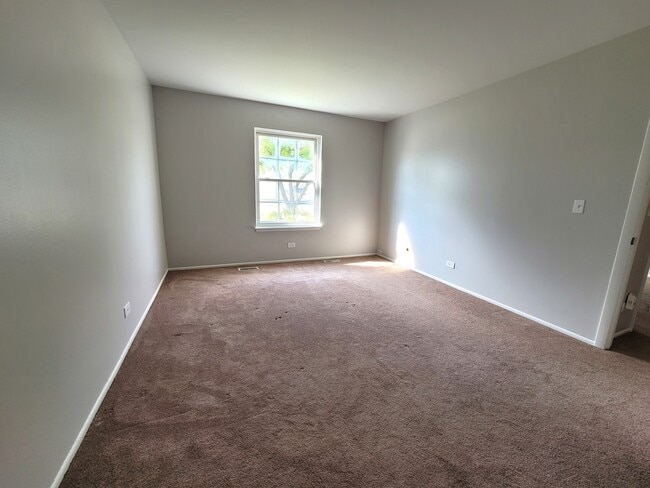 Building Photo - 1460 7 Pines Rd