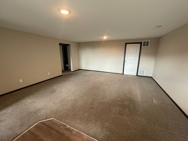 Building Photo - 12801/03 E Timber Lake Rd