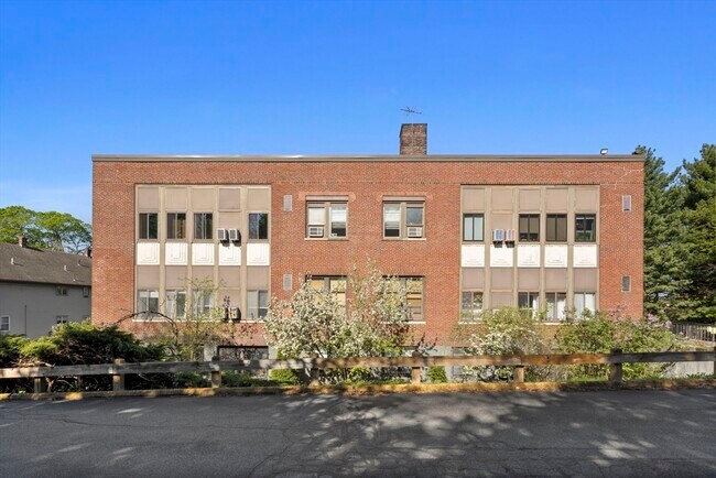 Building Photo - 61 Wright St