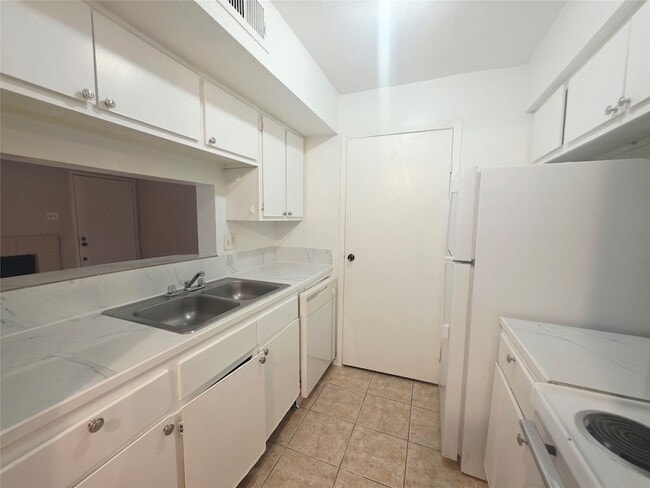 Building Photo - 12511 Ashford Meadow Dr