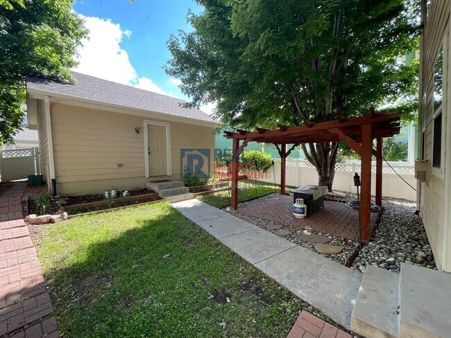 Building Photo - 2161 Falkirk Dr