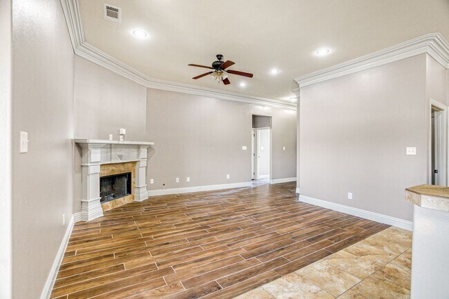 Building Photo - 110 Vienne Pl