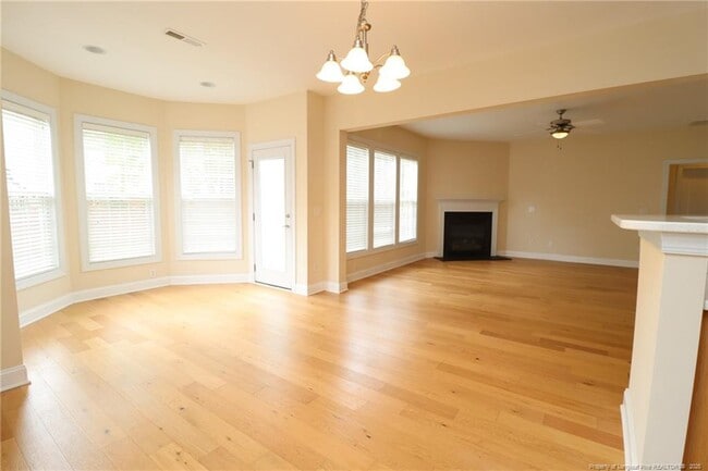 Building Photo - 406 Golden Harvest Loop