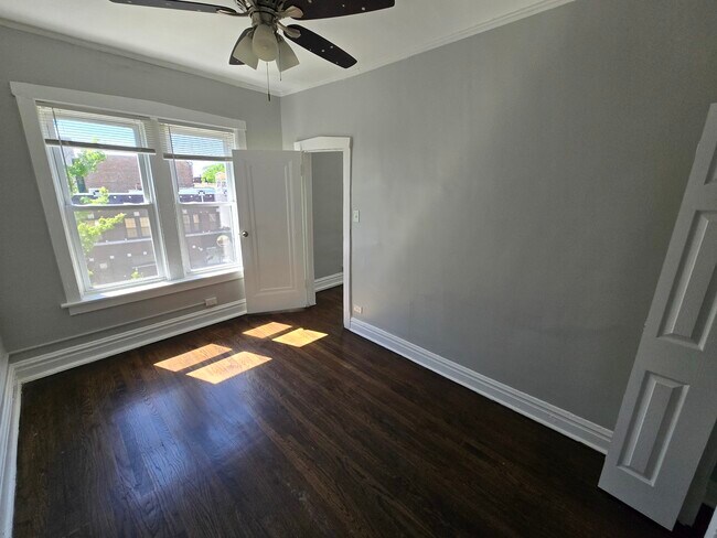 Building Photo - 4753 N Monticello Ave