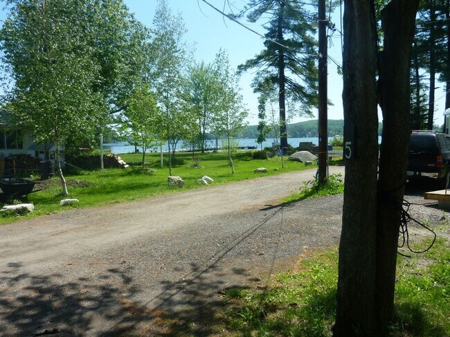 Building Photo - 4-Bedroom, 2-Bath Home with Modern Comforts in Tyngsboro, MA