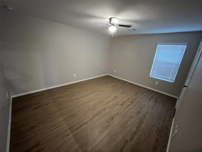 Building Photo - 132 Pine Bend Ct