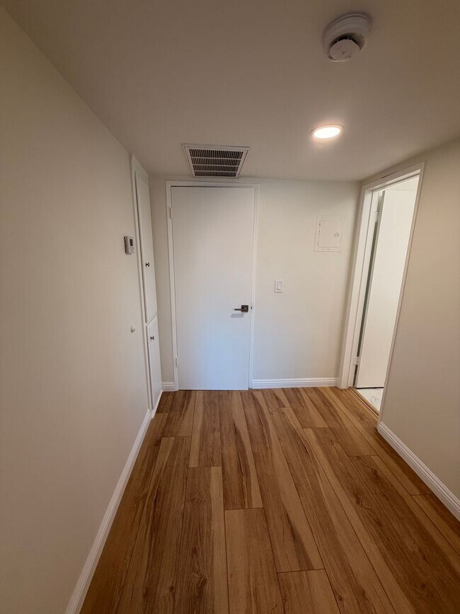 Building Photo - Completely Remodeled, Spacious 2 Bedroom Apartment For Rent w/ Parking!