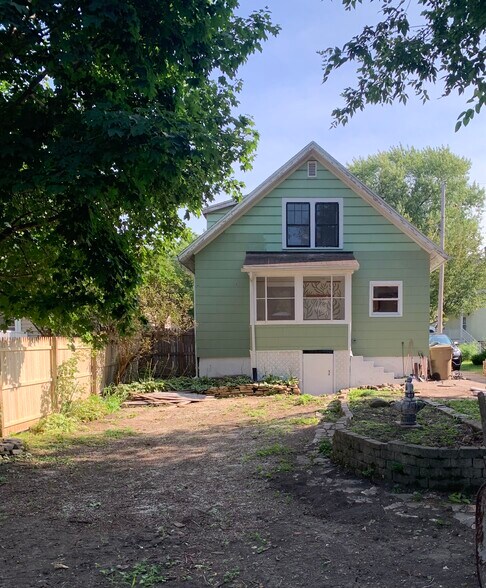 Building Photo - 2614 E Dayton St