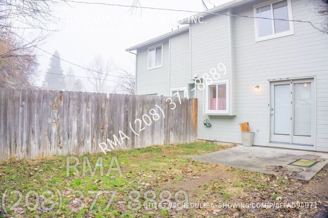 Building Photo - 3 Bedroom Duplex on Boise Bench~ Orchard &...