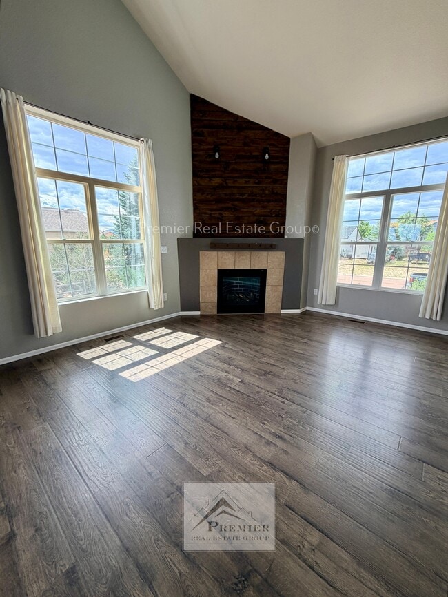 Building Photo - 7927 Buschborn Rd