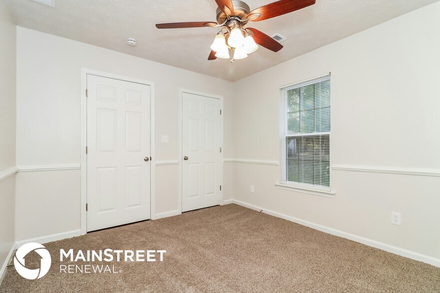 Building Photo - 129 Rosewood Dr